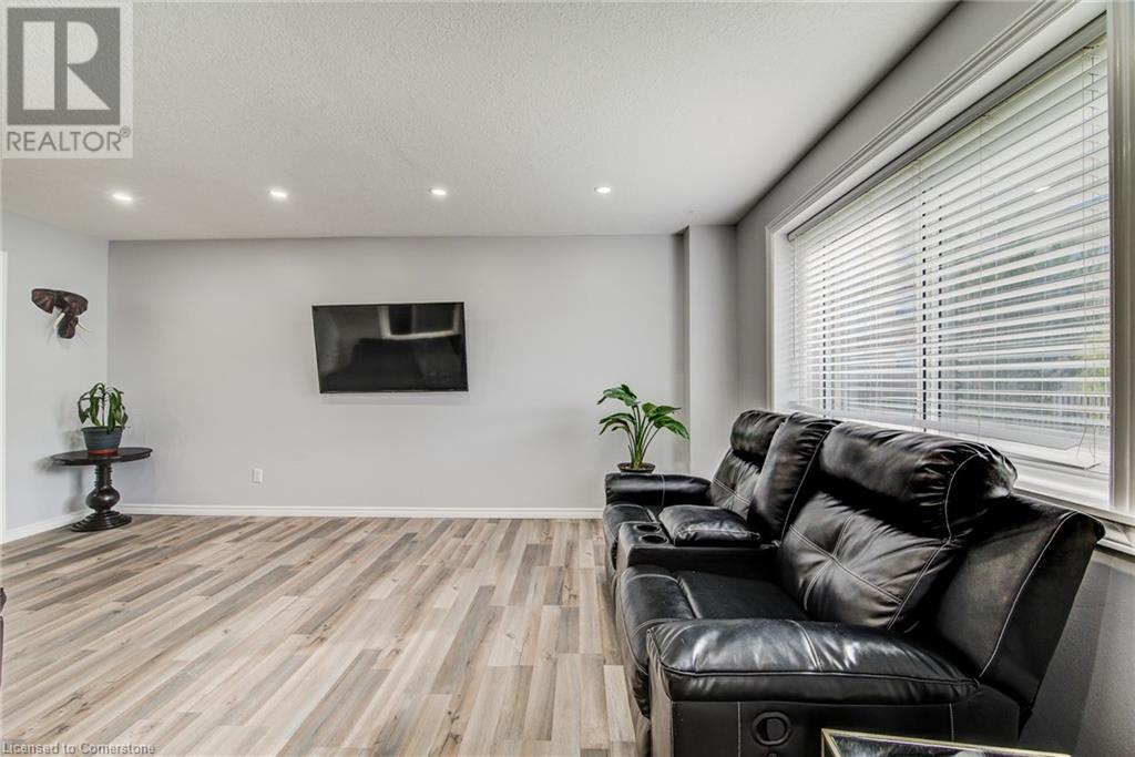 293 Fairway Road N Unit# 37, Kitchener, Ontario  N2A 2P1 - Photo 5 - 40729722