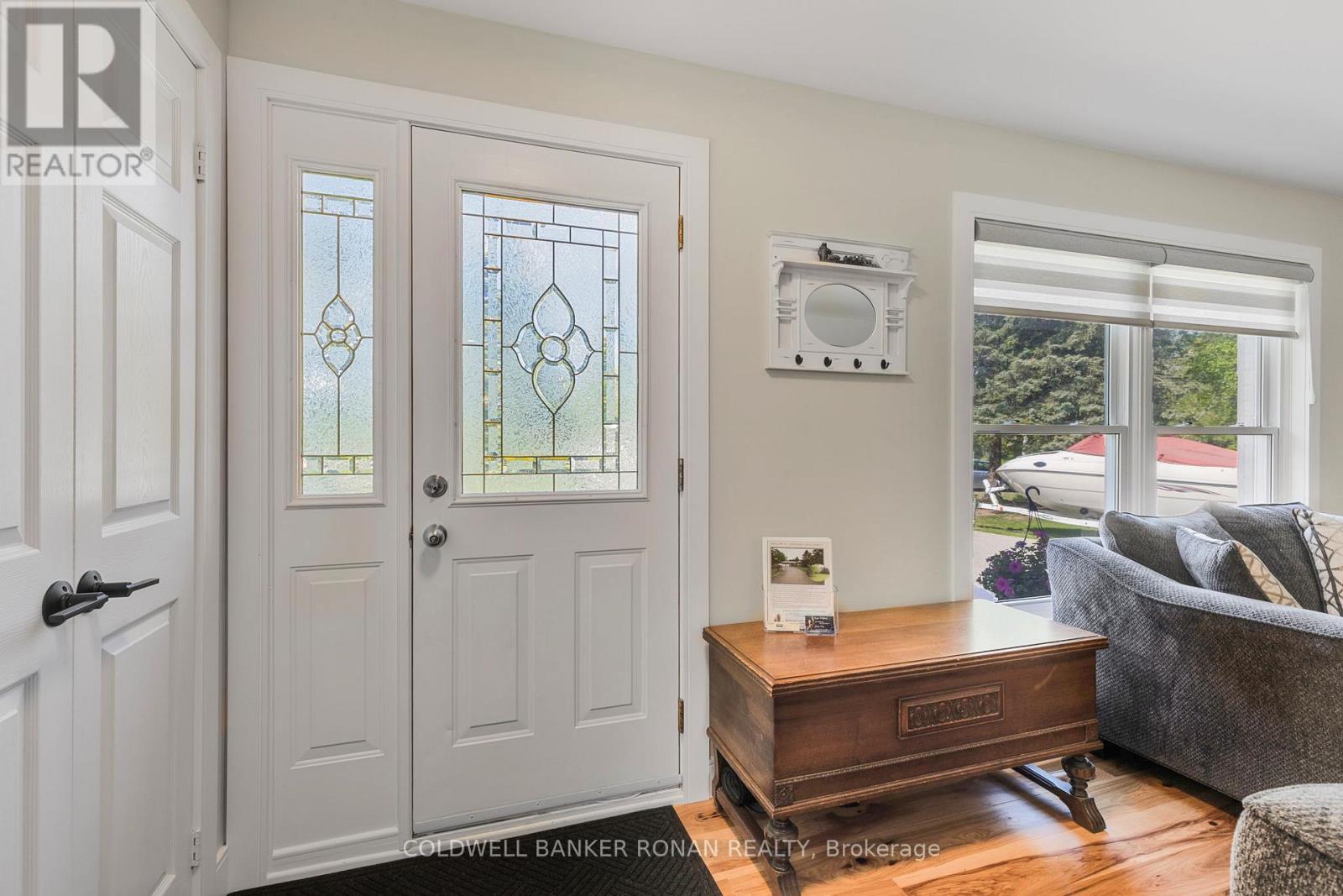 15 Burbank Circle, Adjala-Tosorontio, Ontario  L0M 1J0 - Photo 3 - N12156877