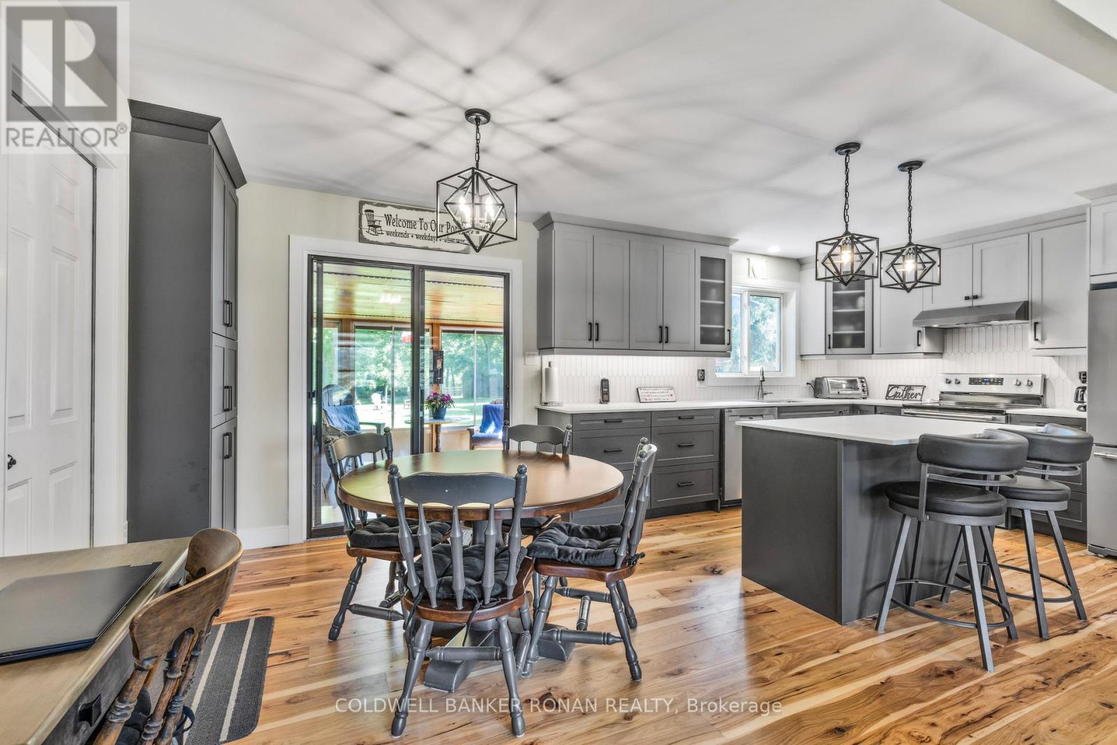 15 Burbank Circle, Adjala-Tosorontio, Ontario  L0M 1J0 - Photo 7 - N12156877