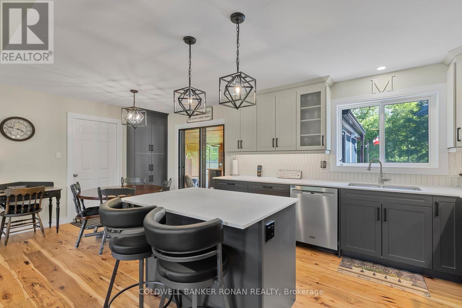 15 Burbank Circle, Adjala-Tosorontio, Ontario  L0M 1J0 - Photo 10 - N12156877