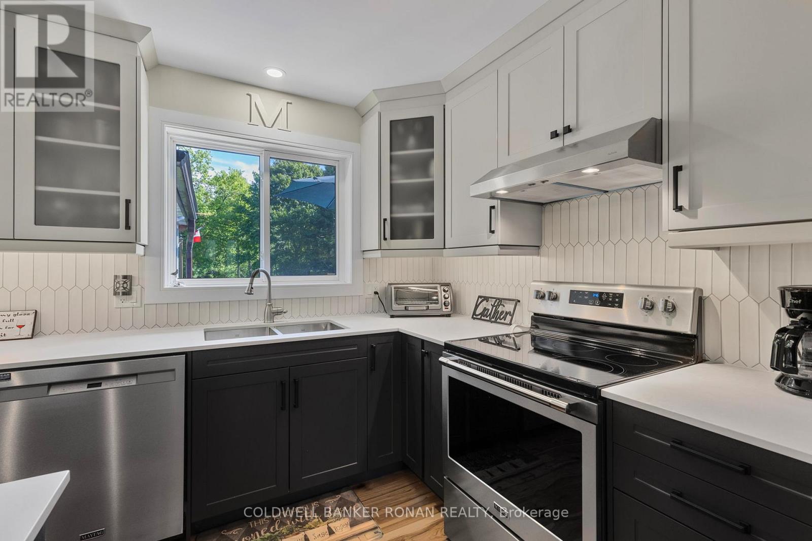 15 Burbank Circle, Adjala-Tosorontio, Ontario  L0M 1J0 - Photo 11 - N12156877