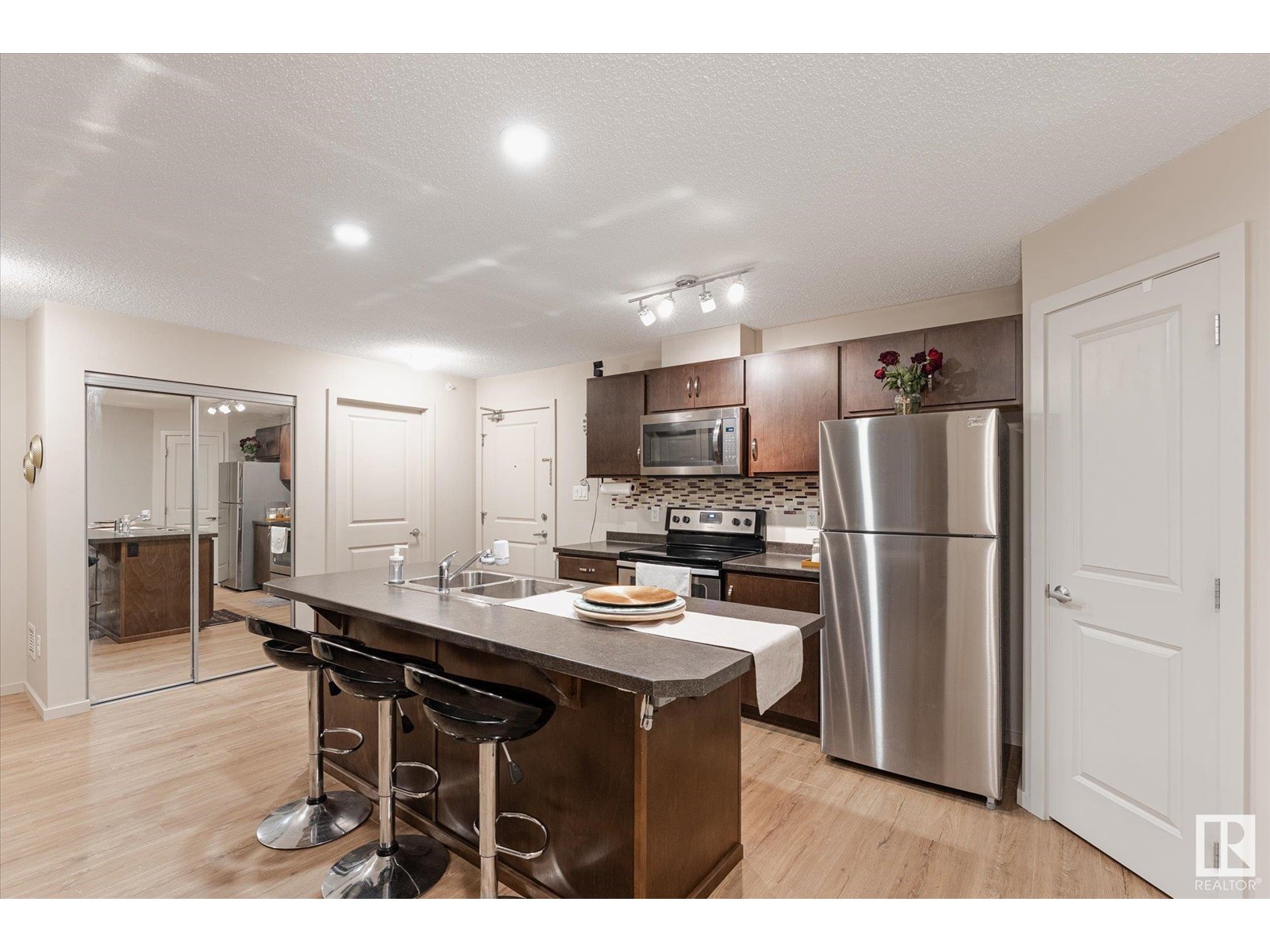 #405 5404 7 Av Sw, Edmonton, Alberta  T6X 2K4 - Photo 5 - E4437759