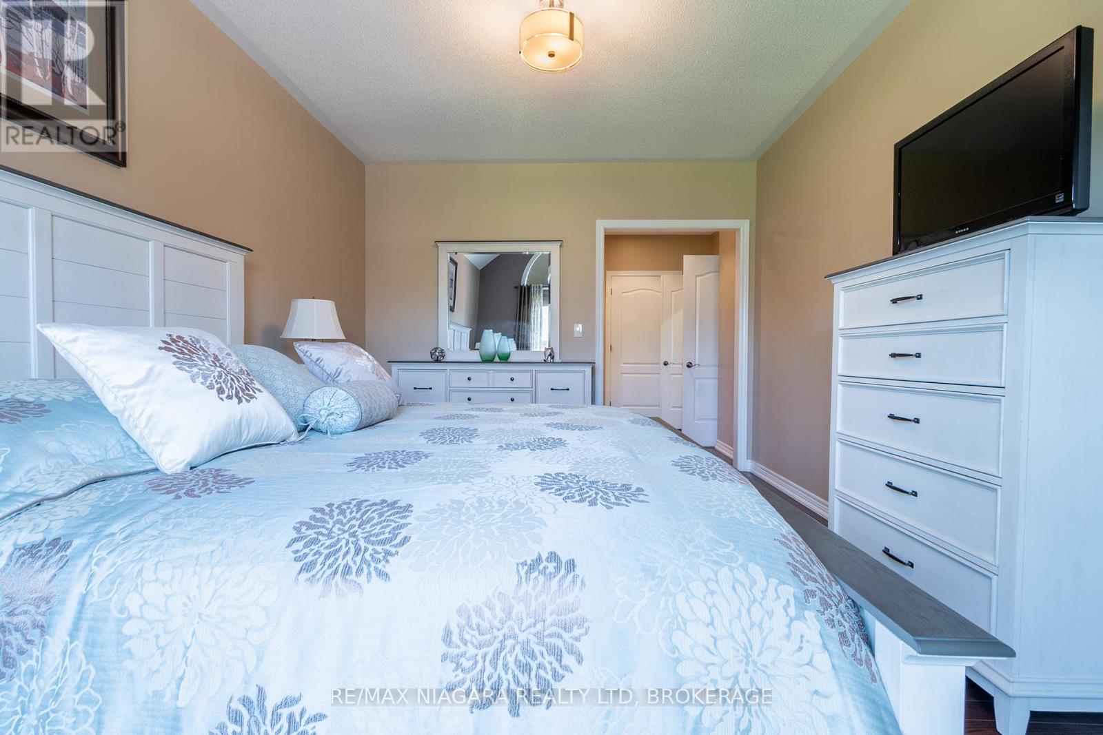 40 Galloway Trail, Welland, Ontario  L3B 6G5 - Photo 10 - X12165131