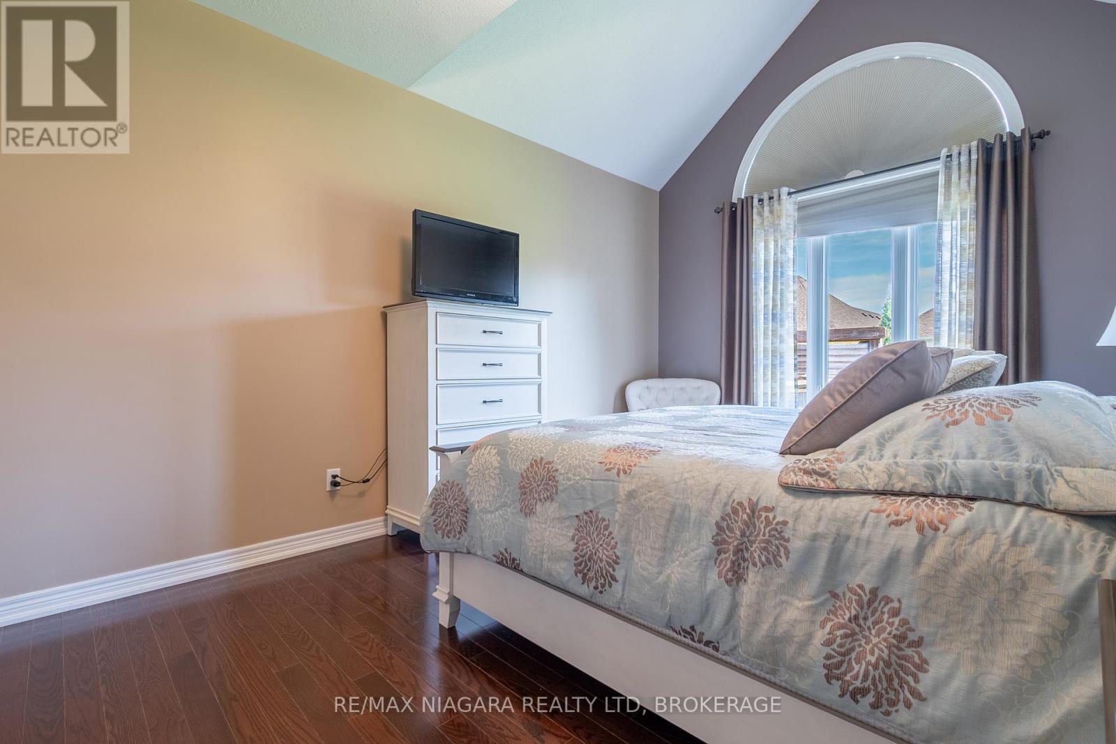 40 Galloway Trail, Welland, Ontario  L3B 6G5 - Photo 11 - X12165131