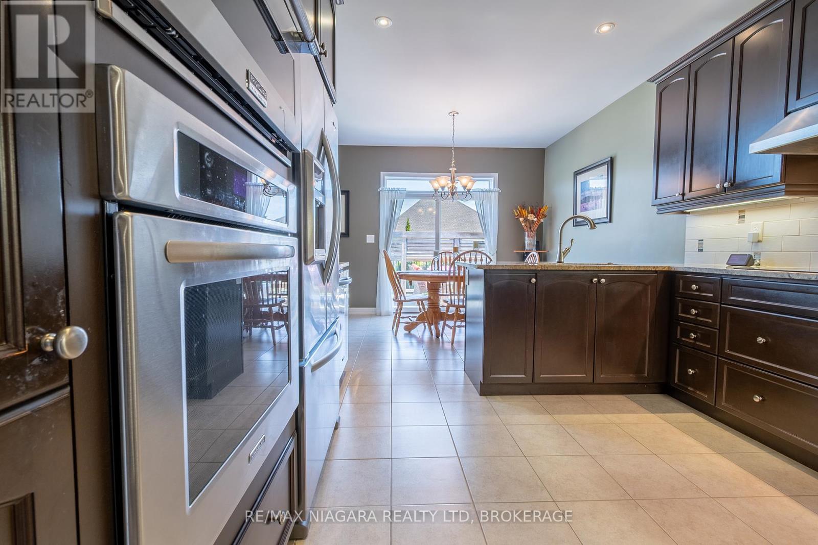 40 Galloway Trail, Welland, Ontario  L3B 6G5 - Photo 15 - X12165131