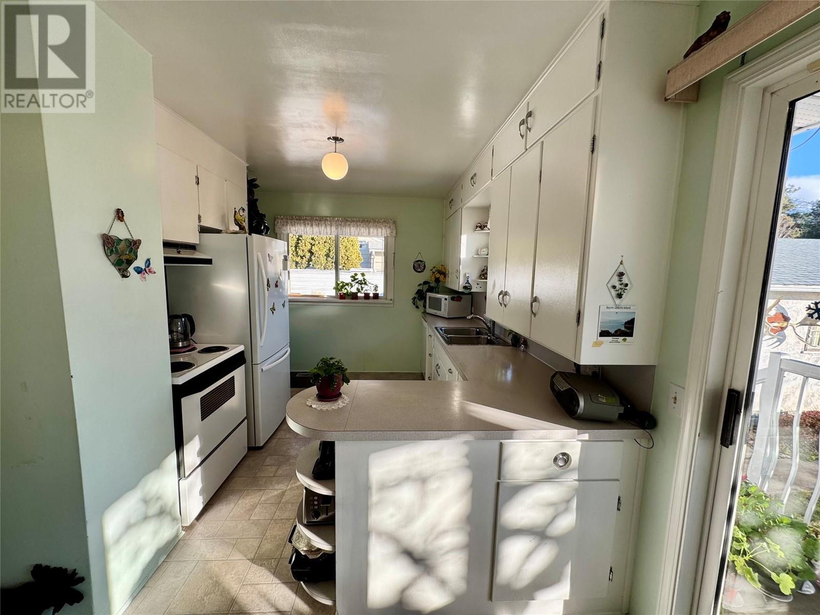 1444 Ridgedale Avenue, Penticton, BC V2A2S2