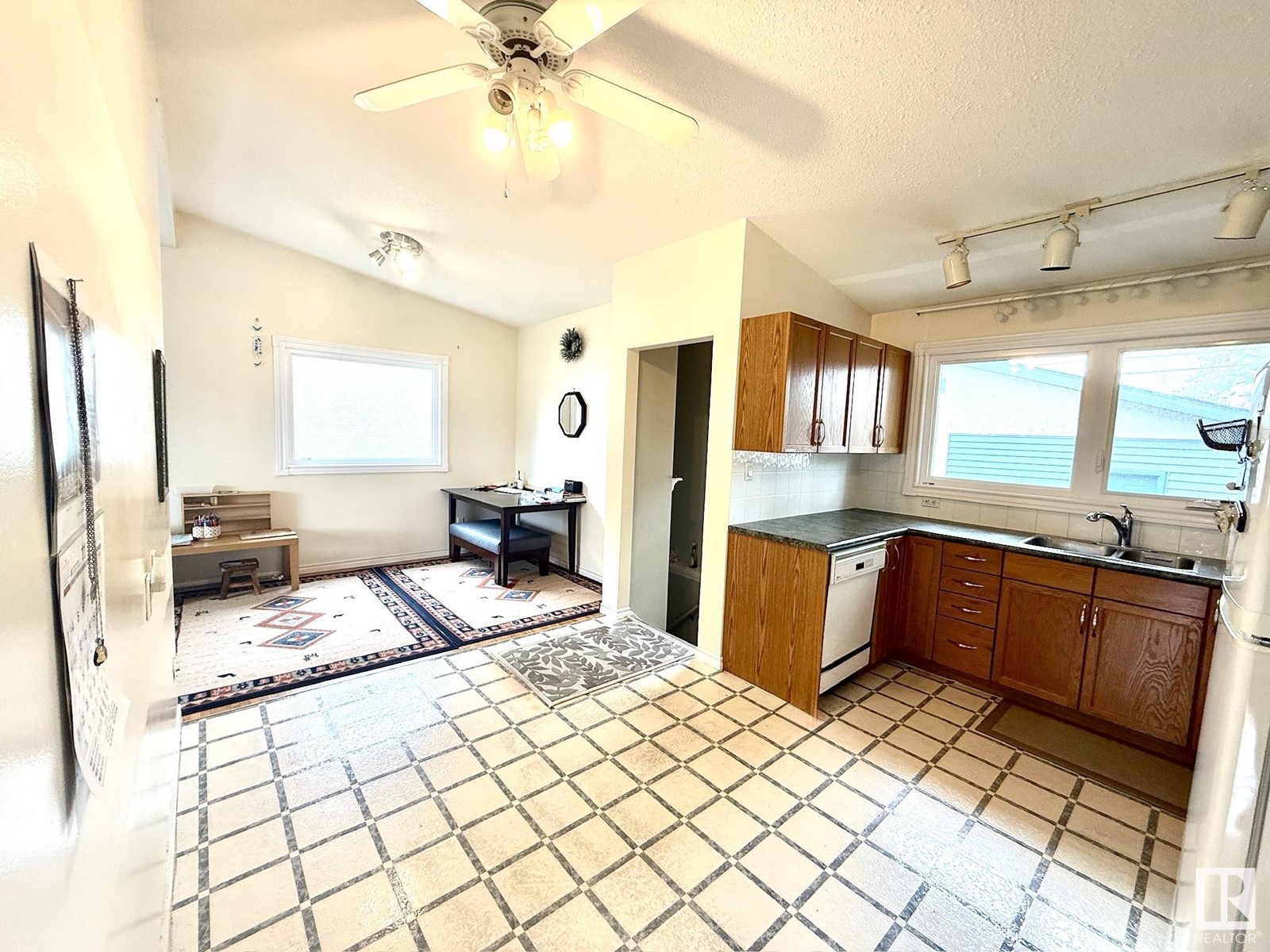 16111 80 Av Nw, Edmonton, Alberta  T5R 3M5 - Photo 8 - E4437766