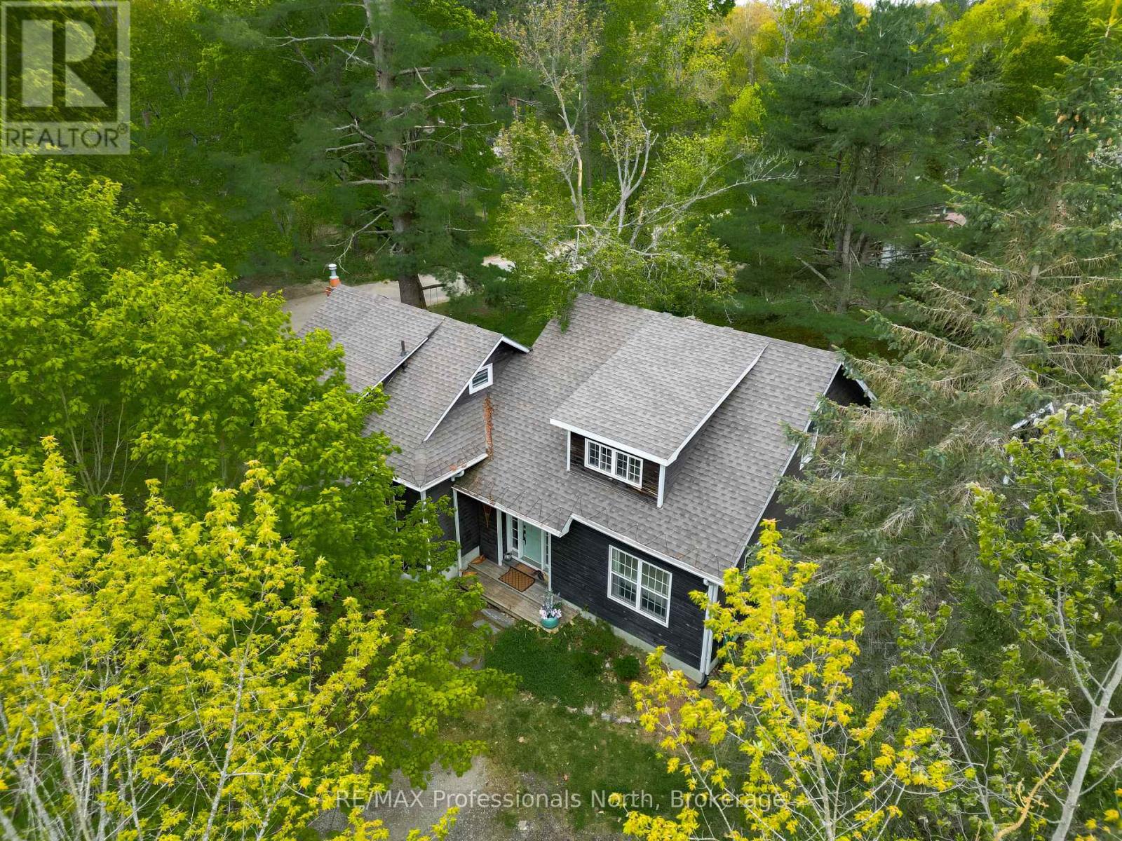 1013 GREY STREET, Muskoka Lakes, Ontario