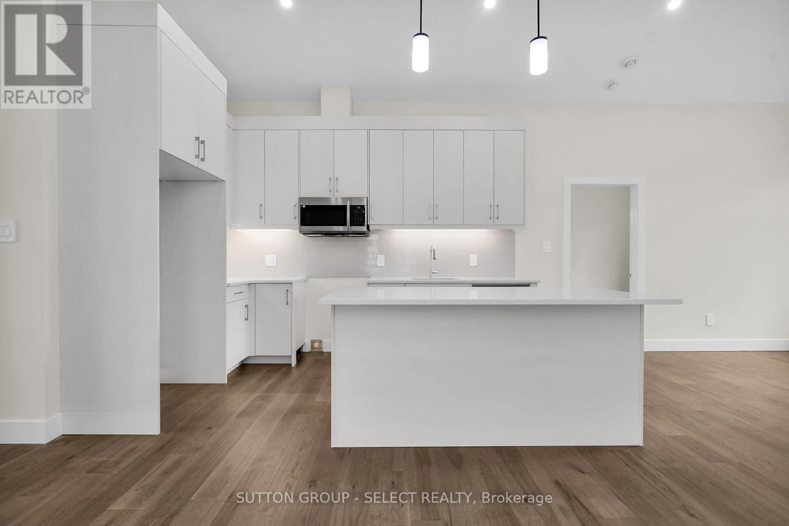10 - 7966 Fallon Drive, Lucan Biddulph, Ontario  N0M 1V0 - Photo 14 - X12077251