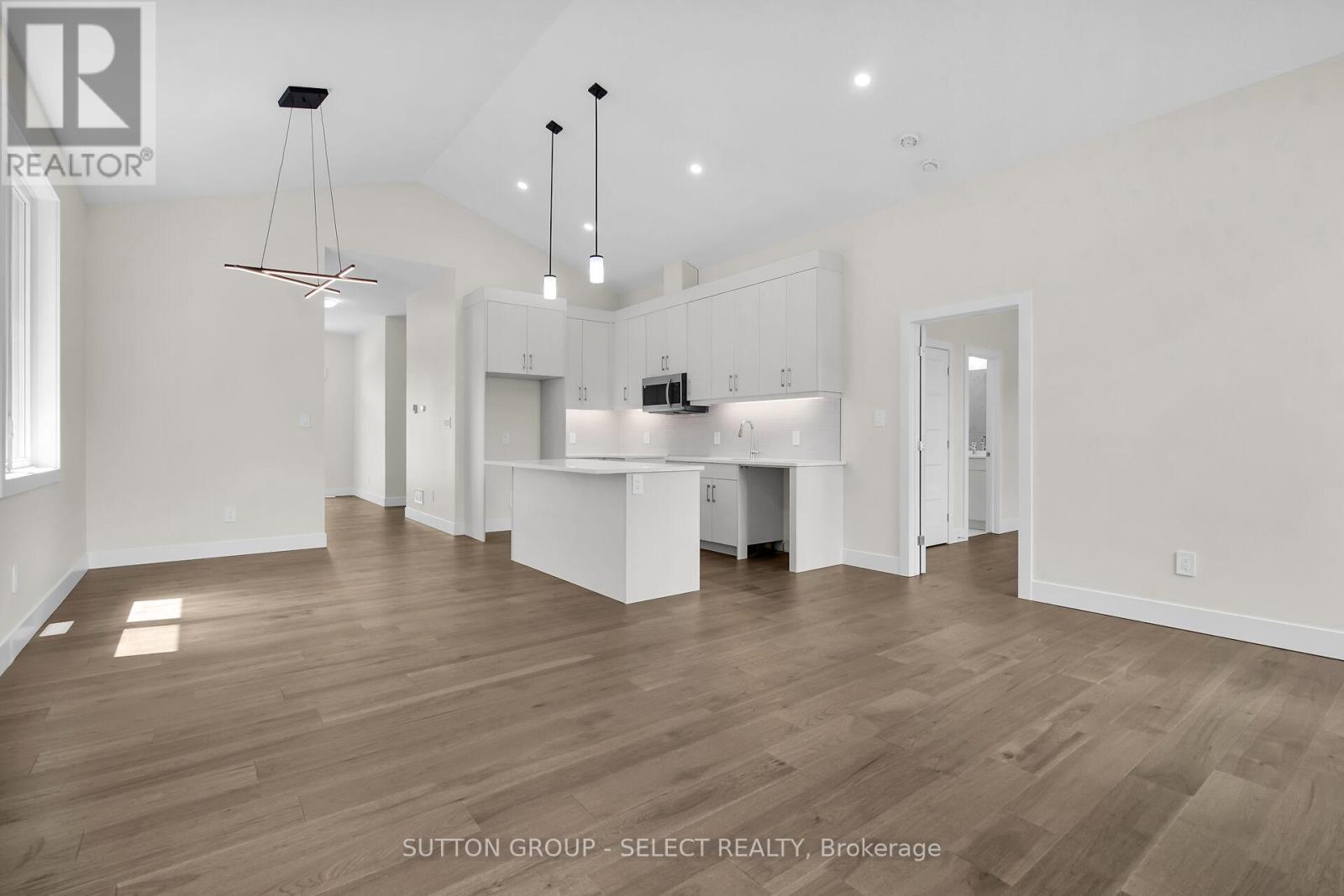 10 - 7966 Fallon Drive, Lucan Biddulph, Ontario  N0M 1V0 - Photo 12 - X12077251