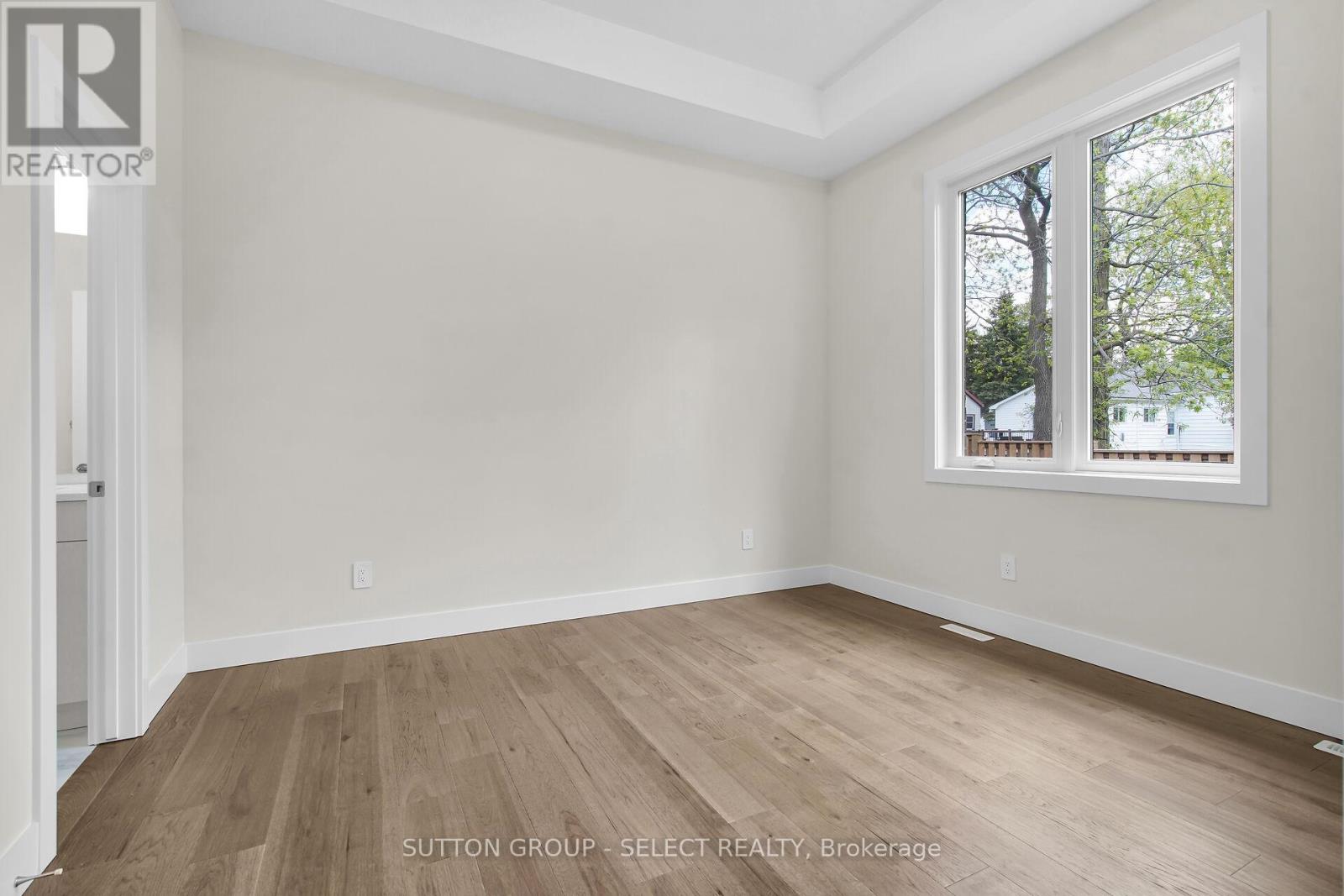 10 - 7966 Fallon Drive, Lucan Biddulph, Ontario  N0M 1V0 - Photo 18 - X12077251