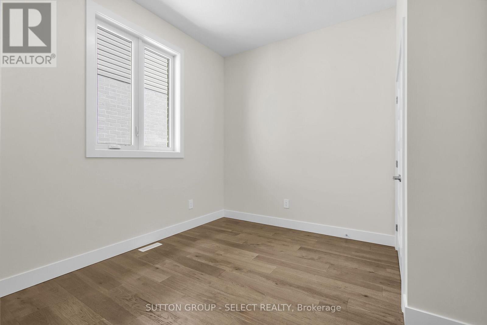 10 - 7966 Fallon Drive, Lucan Biddulph, Ontario  N0M 1V0 - Photo 22 - X12077251