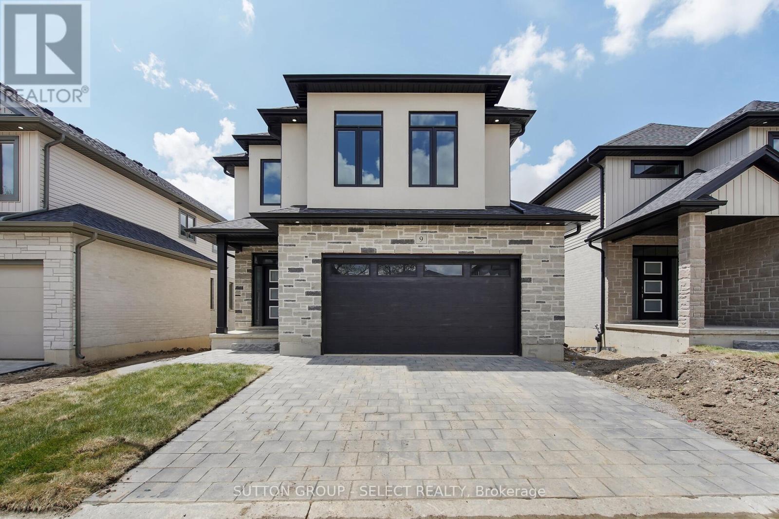 10 - 7966 Fallon Drive, Lucan Biddulph, Ontario  N0M 1V0 - Photo 37 - X12077251