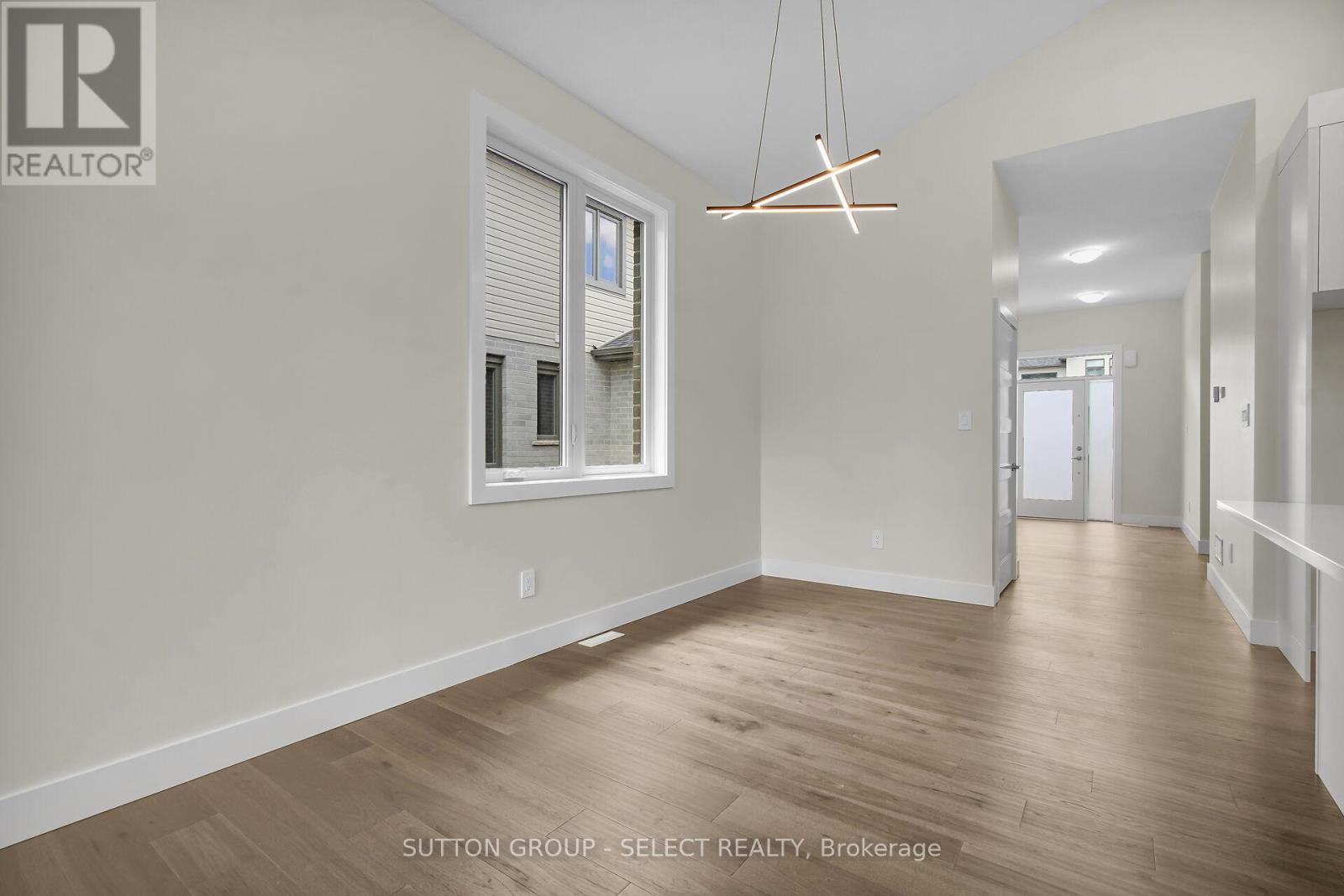 10 - 7966 Fallon Drive, Lucan Biddulph, Ontario  N0M 1V0 - Photo 9 - X12077251