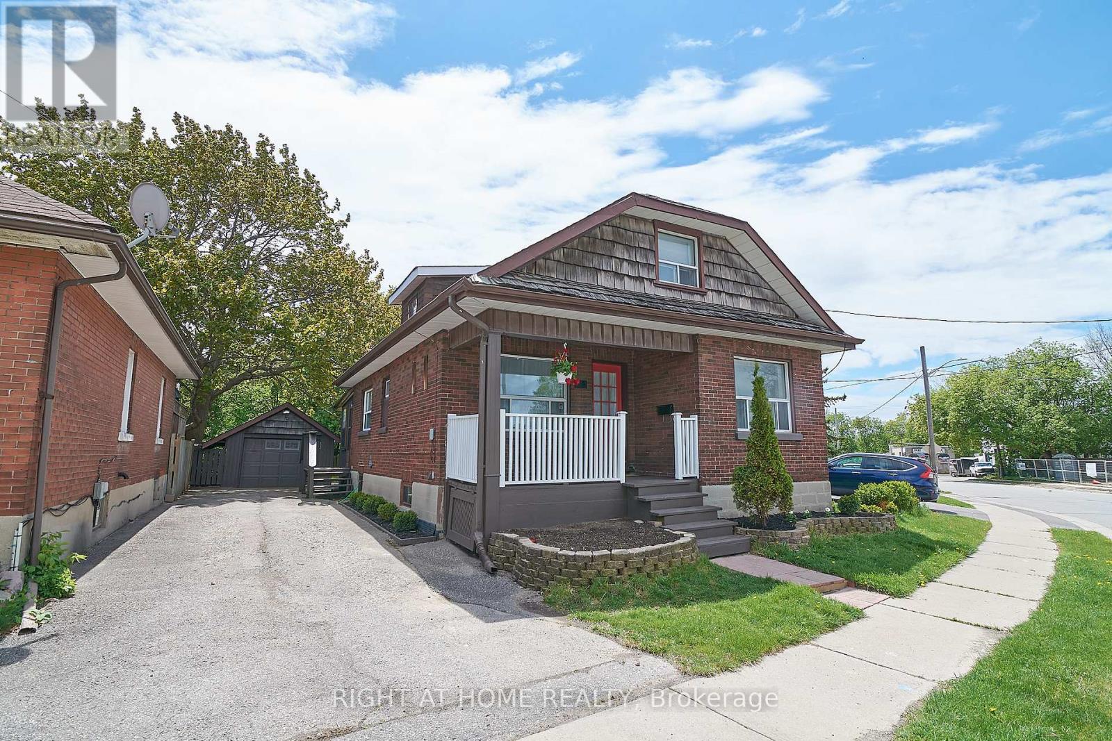 105 CONANT STREET, Oshawa, Ontario