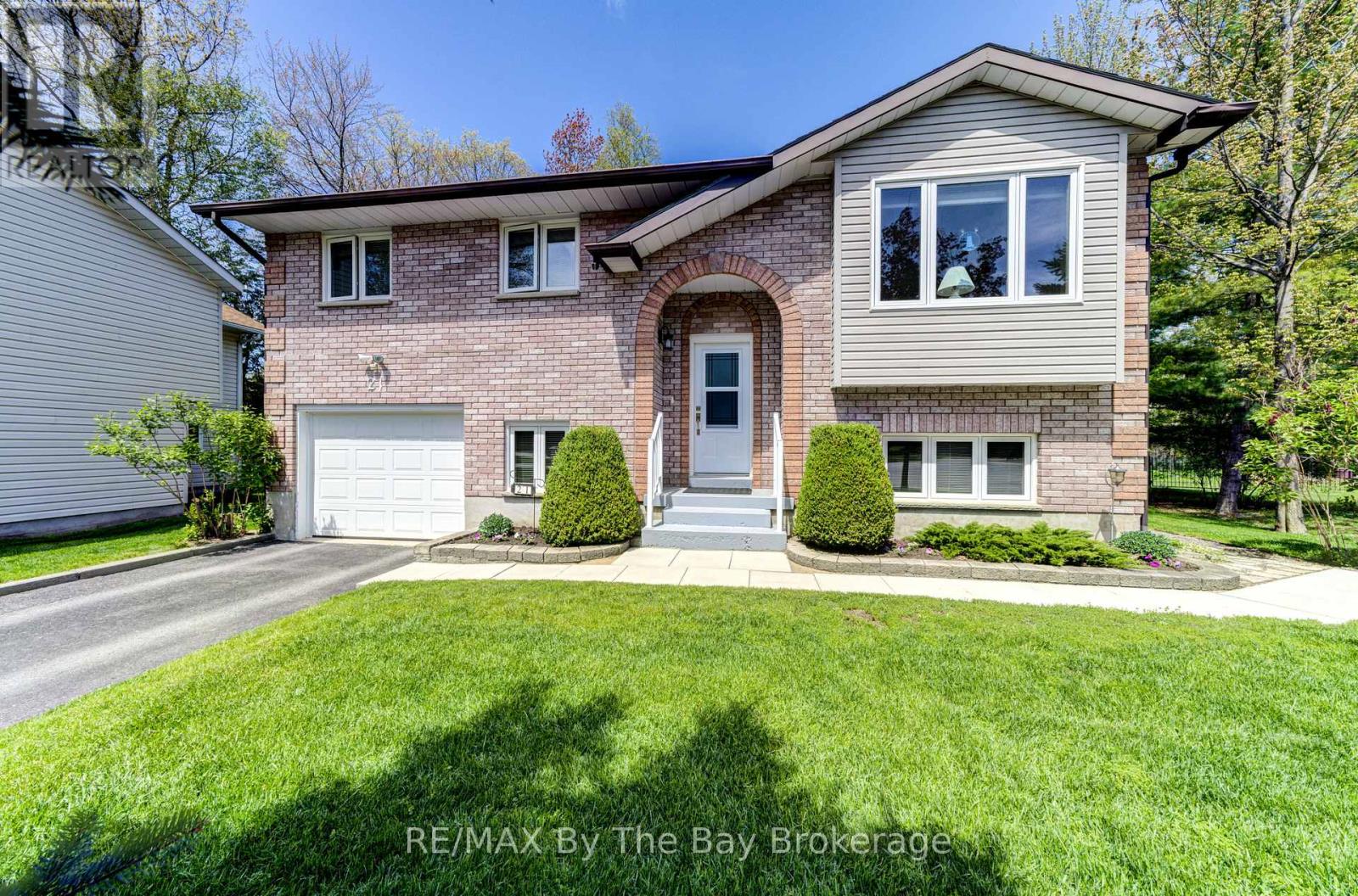 21 PORTUGAL PATH, Wasaga Beach, Ontario