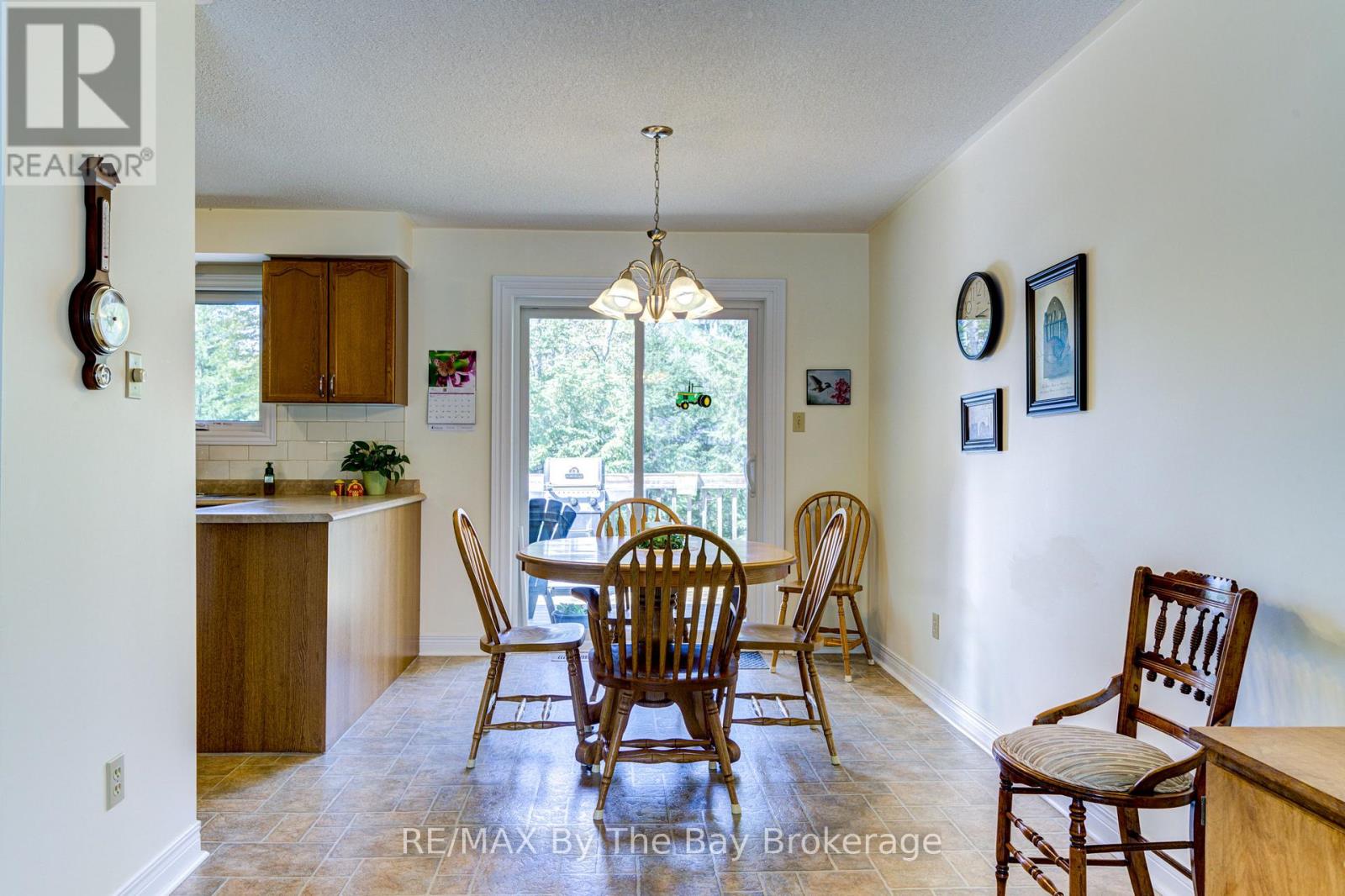 21 Portugal Path, Wasaga Beach, Ontario  L9Z 1L2 - Photo 12 - S12165082