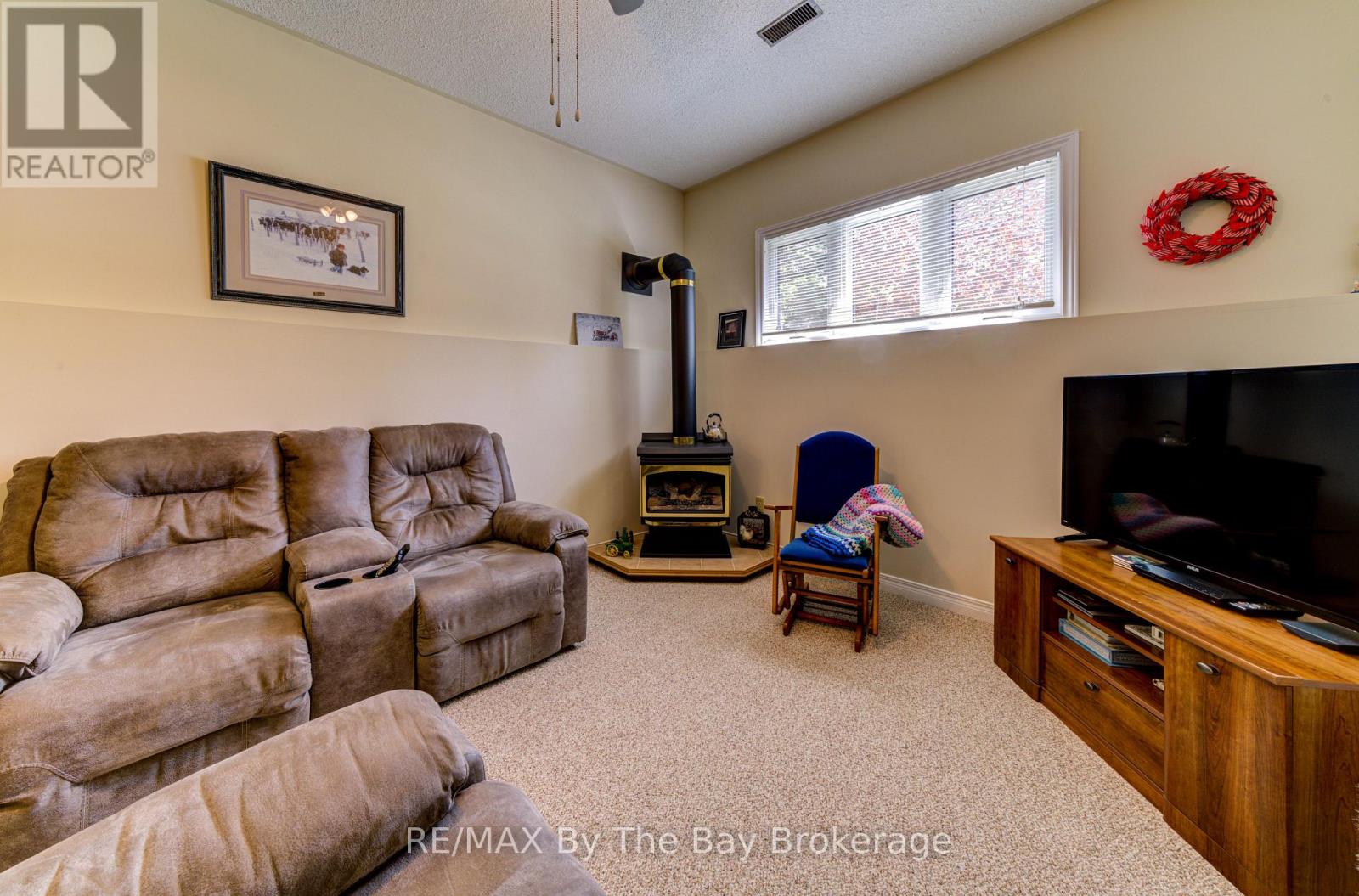 21 Portugal Path, Wasaga Beach, Ontario  L9Z 1L2 - Photo 28 - S12165082