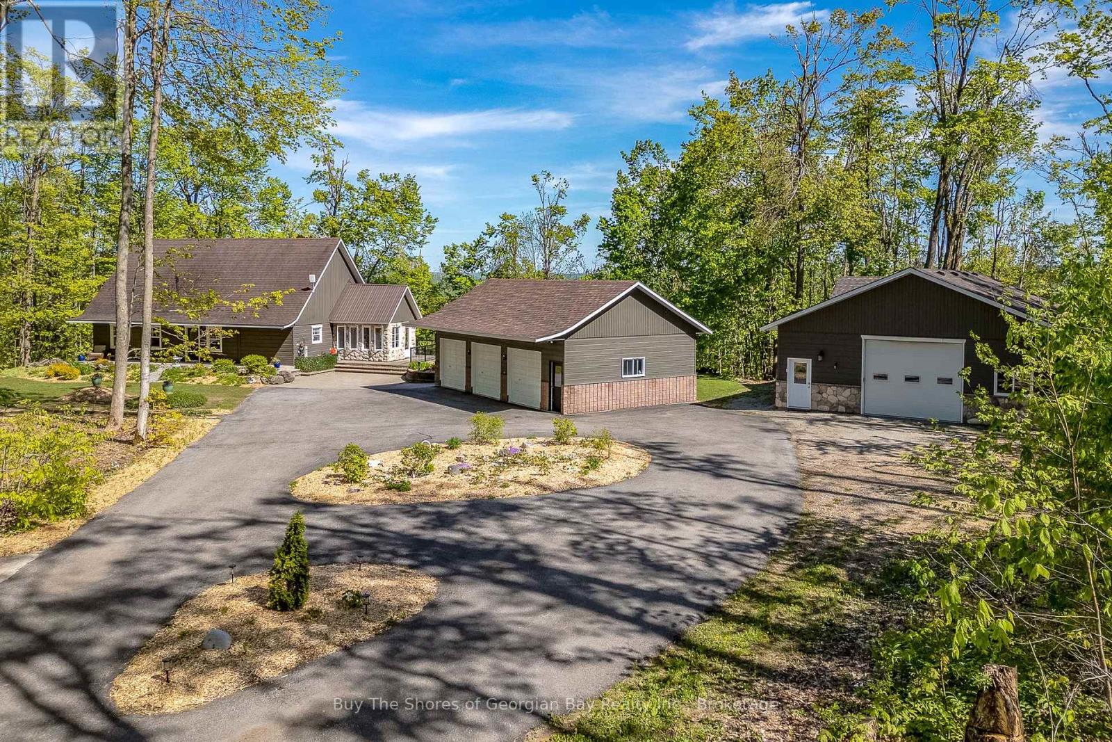 691 Mount St. Louis Road, Oro-Medonte (Moonstone), Ontario  L0L 1V0 - Photo 1 - S12165307