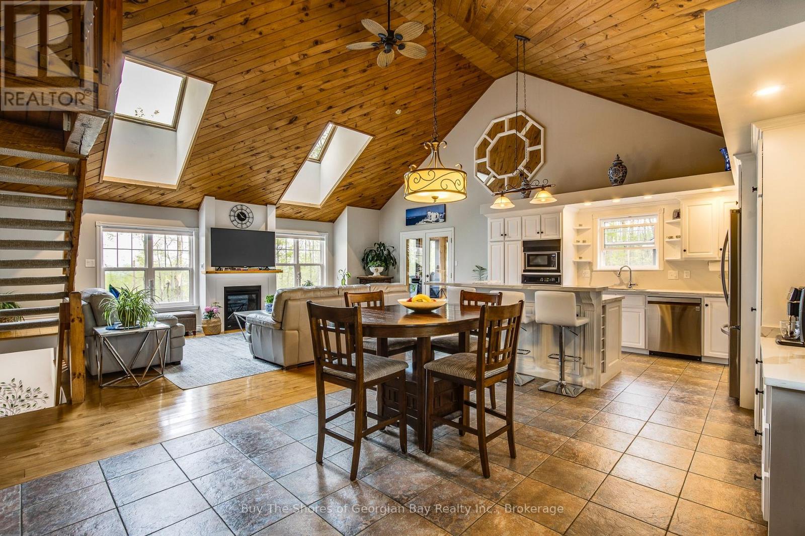 691 Mount St. Louis Road, Oro-Medonte (Moonstone), Ontario  L0L 1V0 - Photo 9 - S12165307