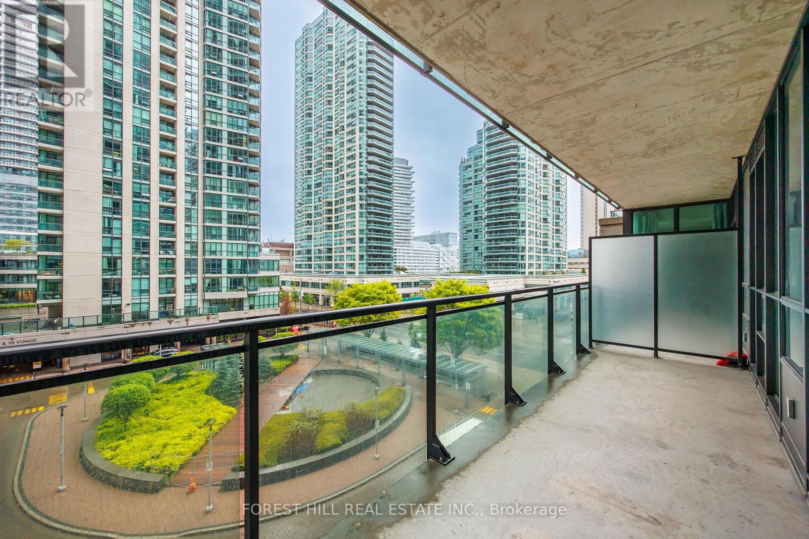 411 - 33 Bay Street, Toronto, Ontario  M5J 2Z3 - Photo 17 - C12164907