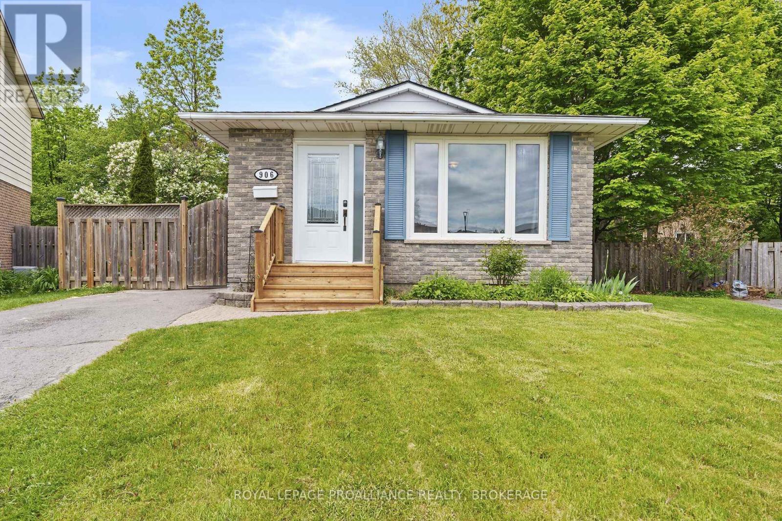Property at 906 BRAELORNE PLACE image 2