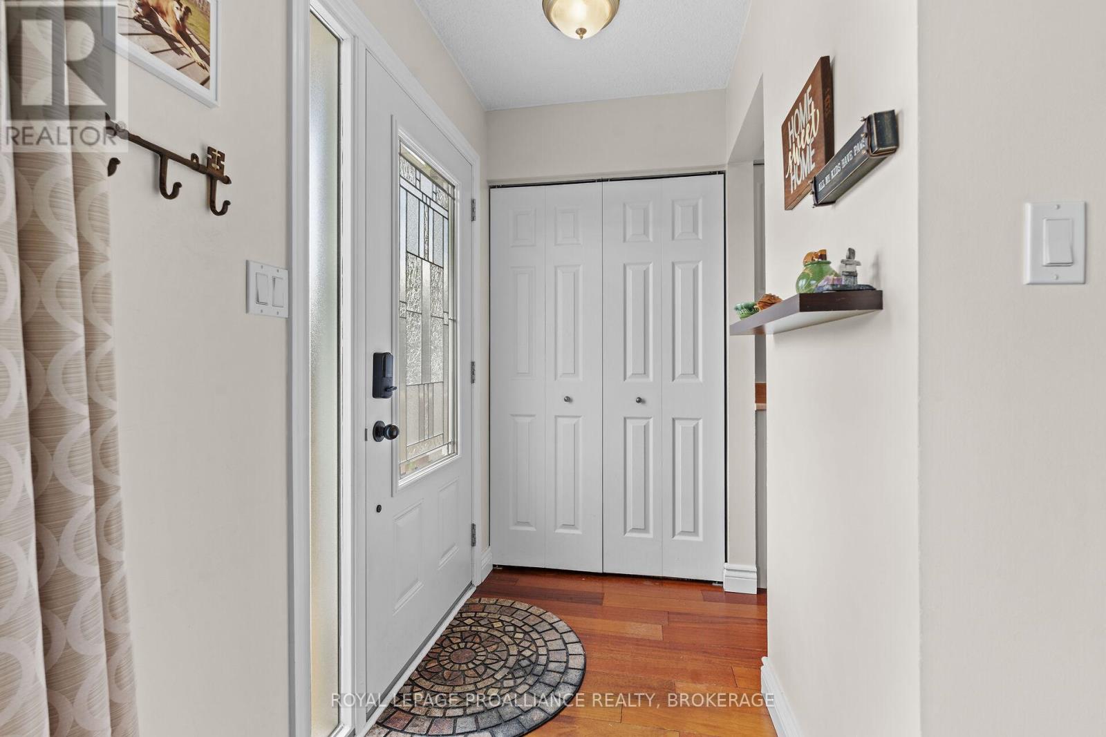 Property at 906 BRAELORNE PLACE image 5