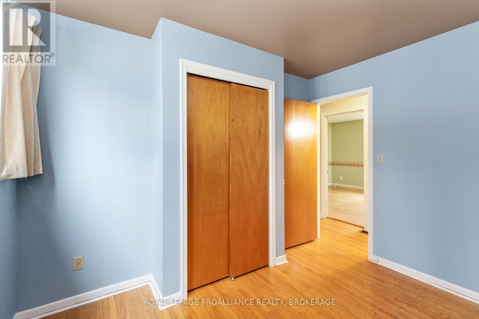 1071 Lincoln Drive, Kingston, Ontario  K7M 4Z3 - Photo 14 - X12165341
