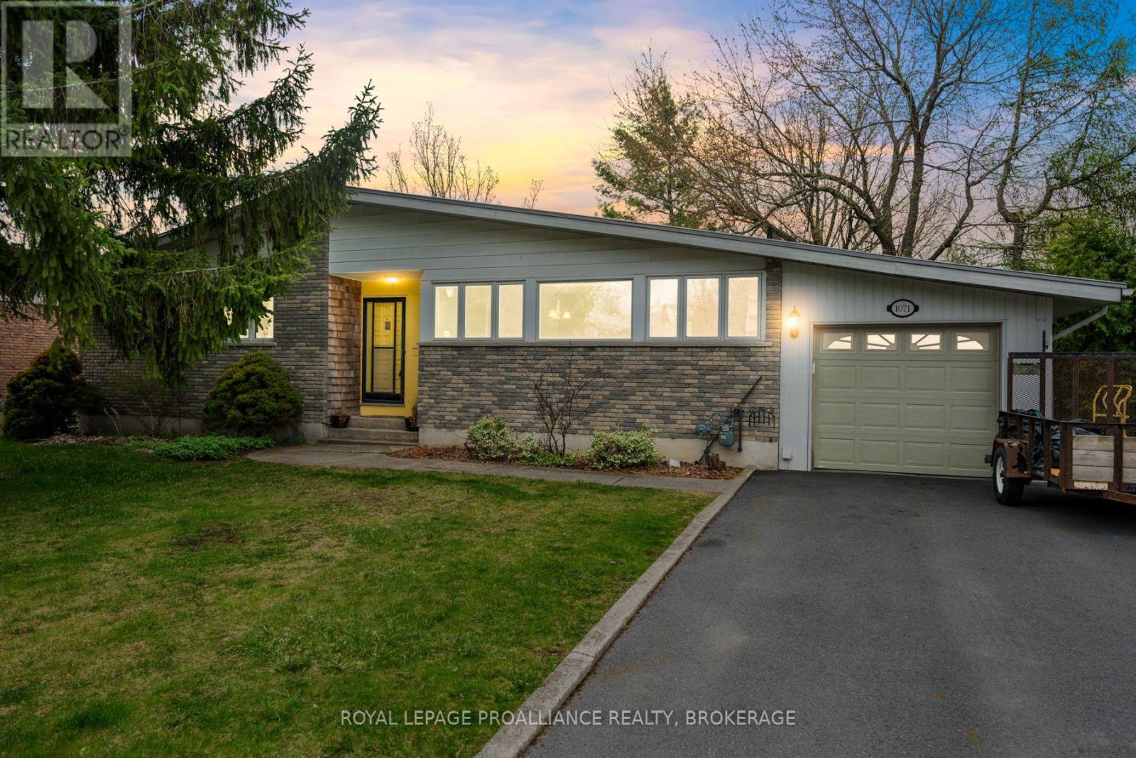 1071 Lincoln Drive, Kingston, Ontario  K7M 4Z3 - Photo 46 - X12165341