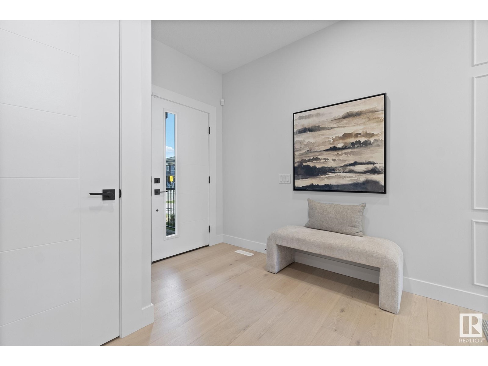 Property at 64 FENWYCK BV image 3