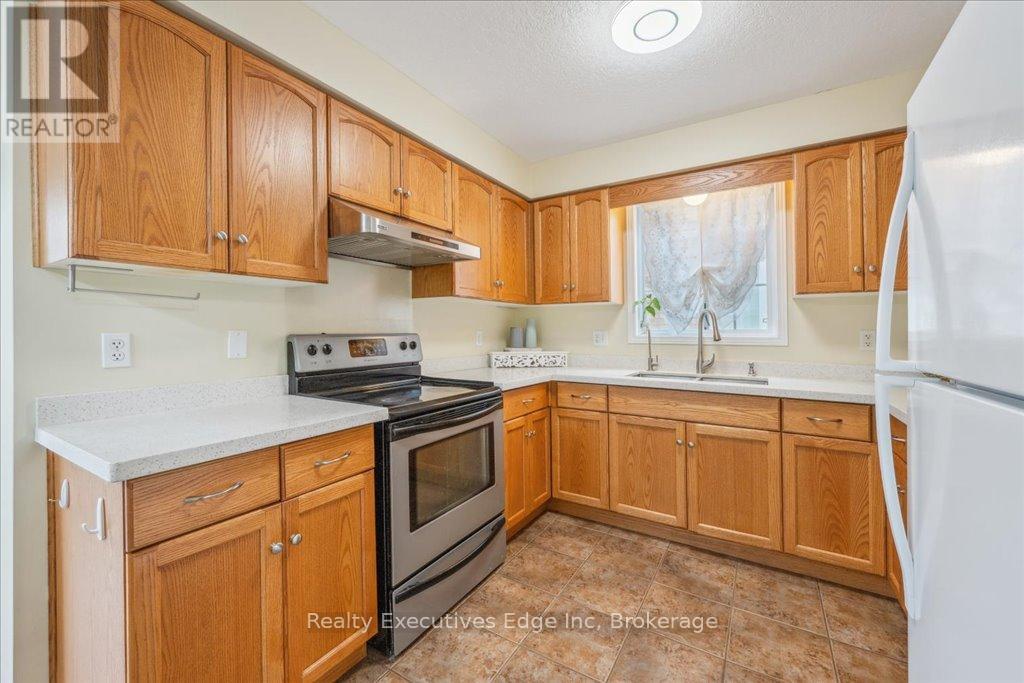 Unit #5 - 210 Dawn Avenue, Guelph (Clairfields/hanlon Business Park), Ontario  N1G 5L5 - Photo 10 - X12165216