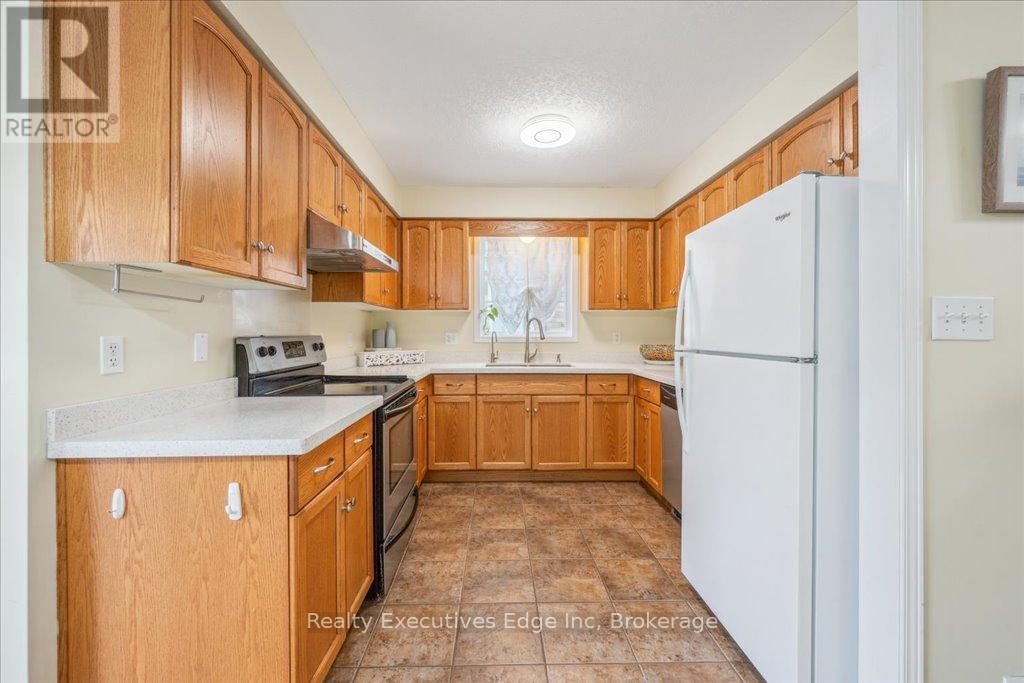 Unit #5 - 210 Dawn Avenue, Guelph (Clairfields/hanlon Business Park), Ontario  N1G 5L5 - Photo 11 - X12165216