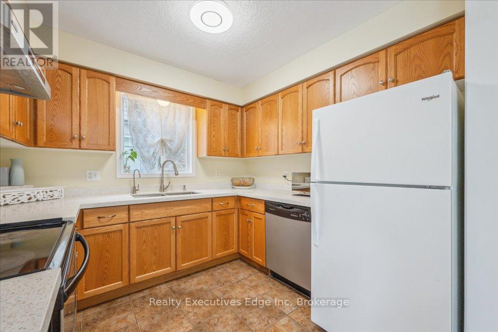 Unit #5 - 210 Dawn Avenue, Guelph (Clairfields/hanlon Business Park), Ontario  N1G 5L5 - Photo 13 - X12165216