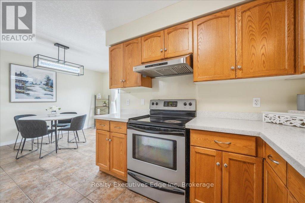 Unit #5 - 210 Dawn Avenue, Guelph (Clairfields/hanlon Business Park), Ontario  N1G 5L5 - Photo 15 - X12165216