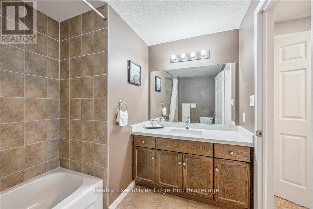 Unit #5 - 210 Dawn Avenue, Guelph (Clairfields/hanlon Business Park), Ontario  N1G 5L5 - Photo 24 - X12165216