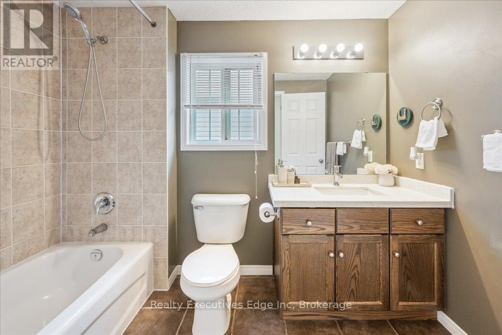 Unit #5 - 210 Dawn Avenue, Guelph (Clairfields/hanlon Business Park), Ontario  N1G 5L5 - Photo 27 - X12165216
