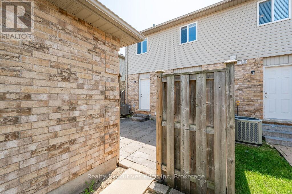 Unit #5 - 210 Dawn Avenue, Guelph (Clairfields/hanlon Business Park), Ontario  N1G 5L5 - Photo 34 - X12165216