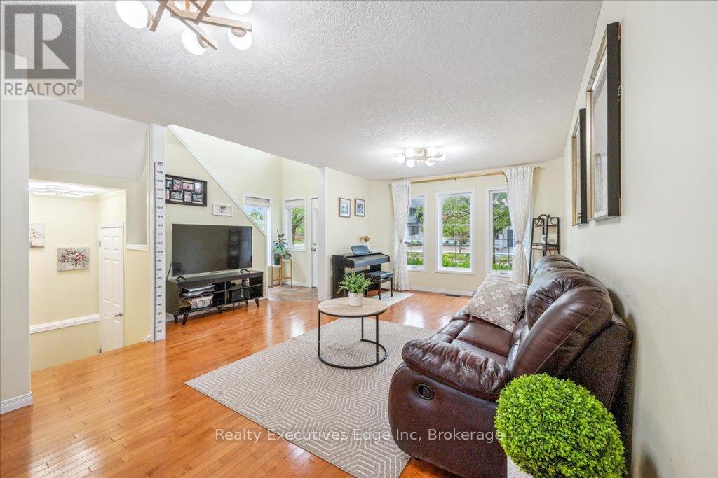 Unit #5 - 210 Dawn Avenue, Guelph (Clairfields/hanlon Business Park), Ontario  N1G 5L5 - Photo 7 - X12165216