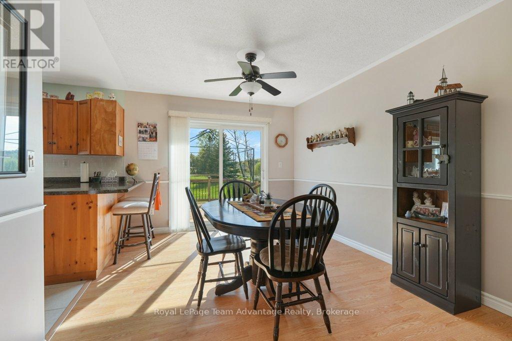 56 South Sparks Street, Magnetawan, Ontario  P0A 1P0 - Photo 11 - X12165224