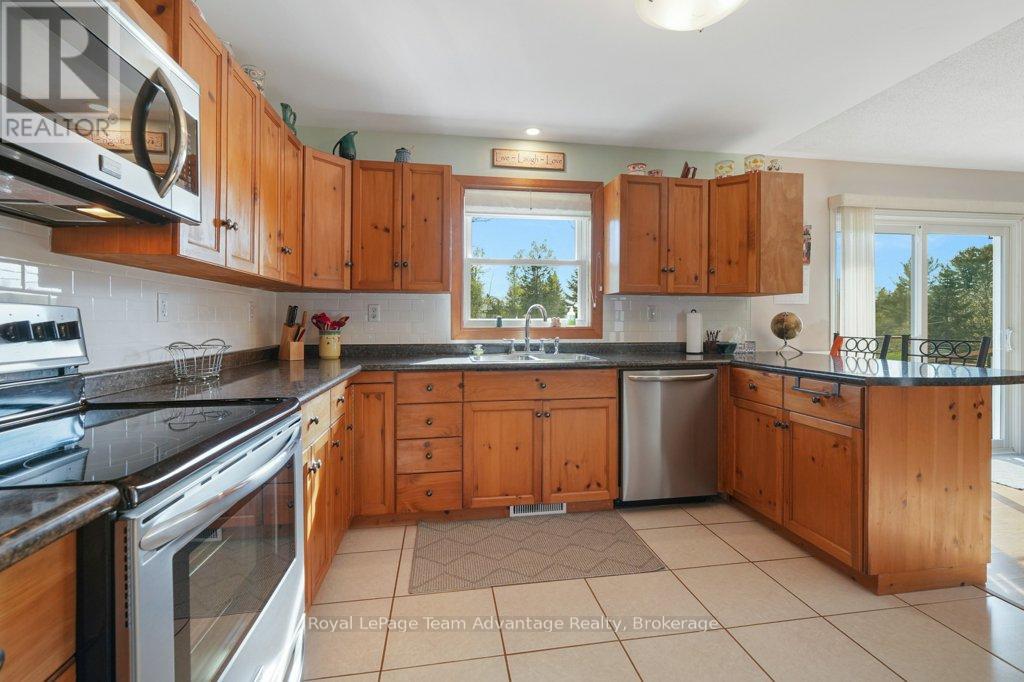 56 South Sparks Street, Magnetawan, Ontario  P0A 1P0 - Photo 18 - X12165224