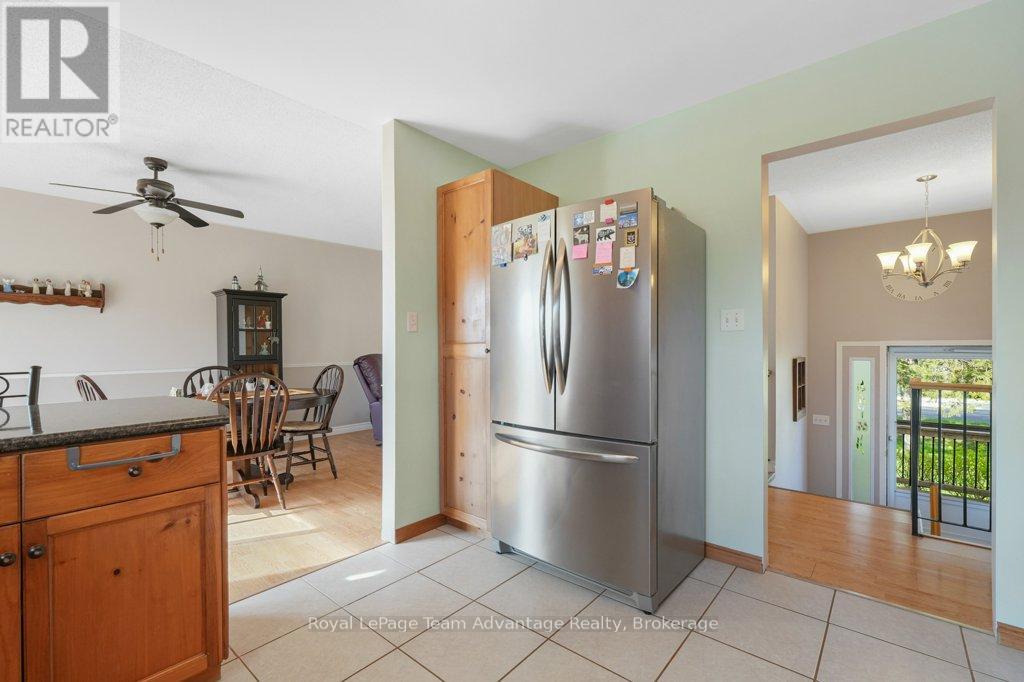 56 South Sparks Street, Magnetawan, Ontario  P0A 1P0 - Photo 19 - X12165224