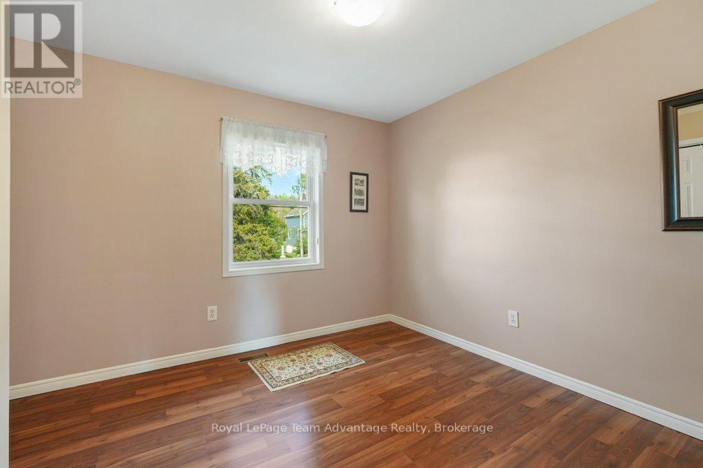 56 South Sparks Street, Magnetawan, Ontario  P0A 1P0 - Photo 23 - X12165224