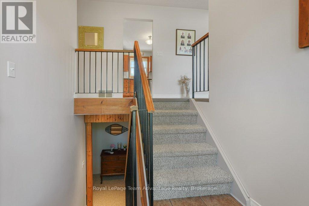 56 South Sparks Street, Magnetawan, Ontario  P0A 1P0 - Photo 27 - X12165224