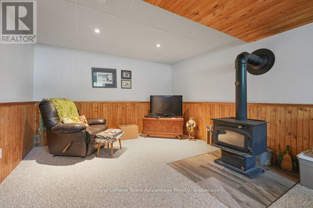 56 South Sparks Street, Magnetawan, Ontario  P0A 1P0 - Photo 29 - X12165224