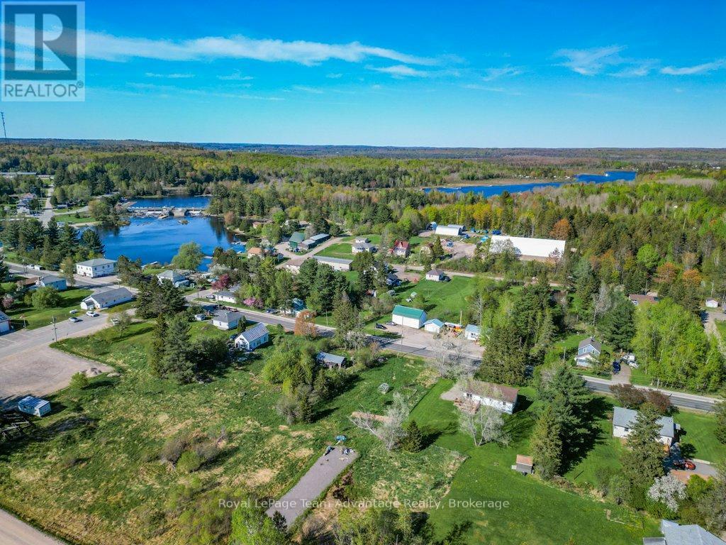 56 South Sparks Street, Magnetawan, Ontario  P0A 1P0 - Photo 39 - X12165224