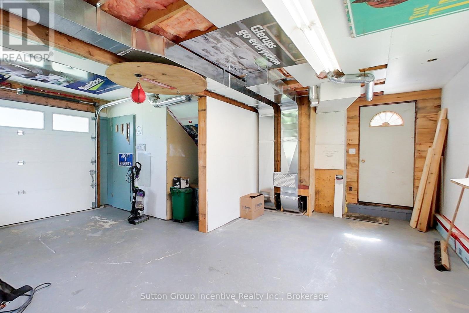 114 Tyrol Avenue, Blue Mountains, Ontario  N0H 2E0 - Photo 16 - X12165248