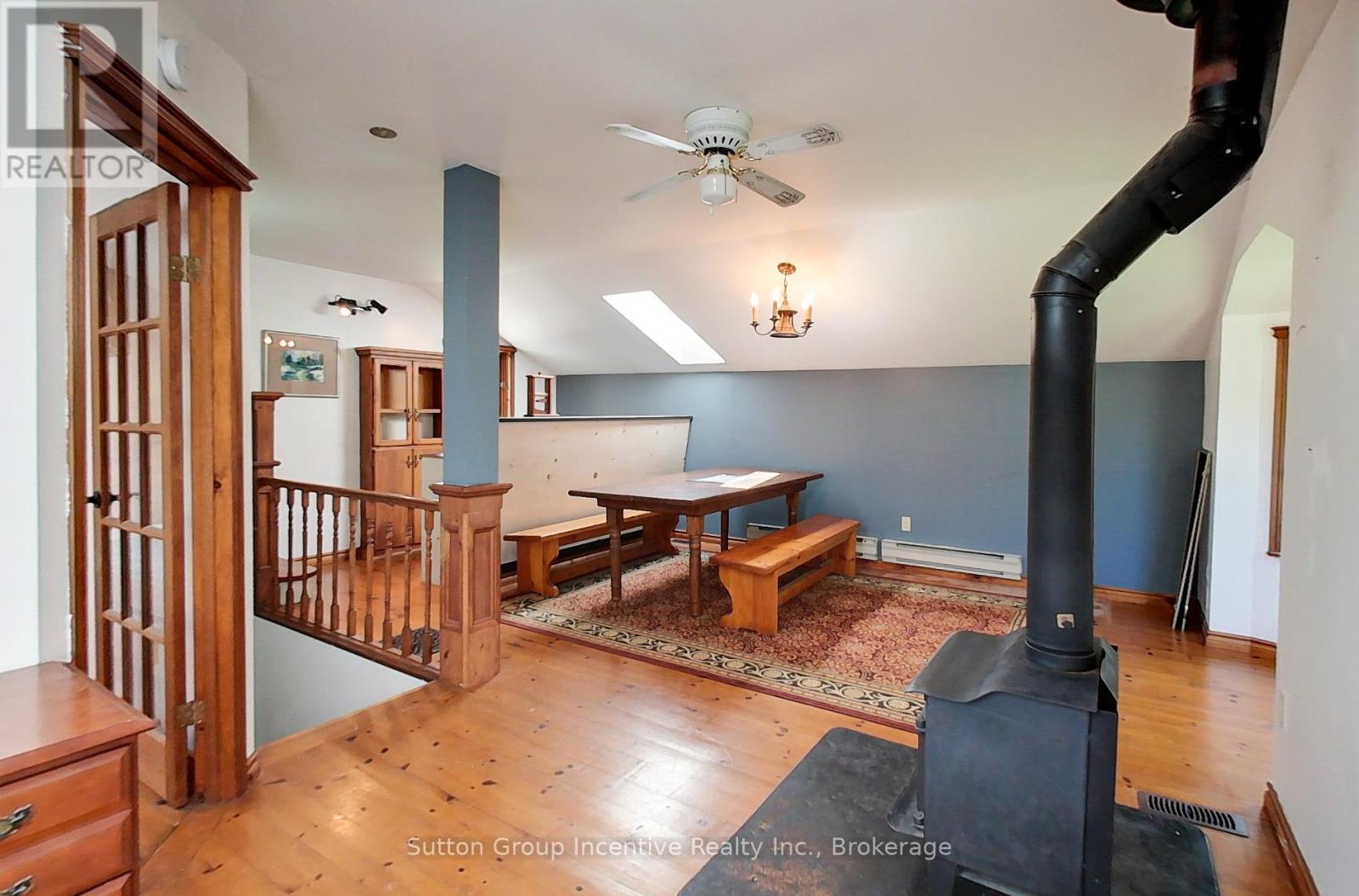 114 Tyrol Avenue, Blue Mountains, Ontario  N0H 2E0 - Photo 19 - X12165248