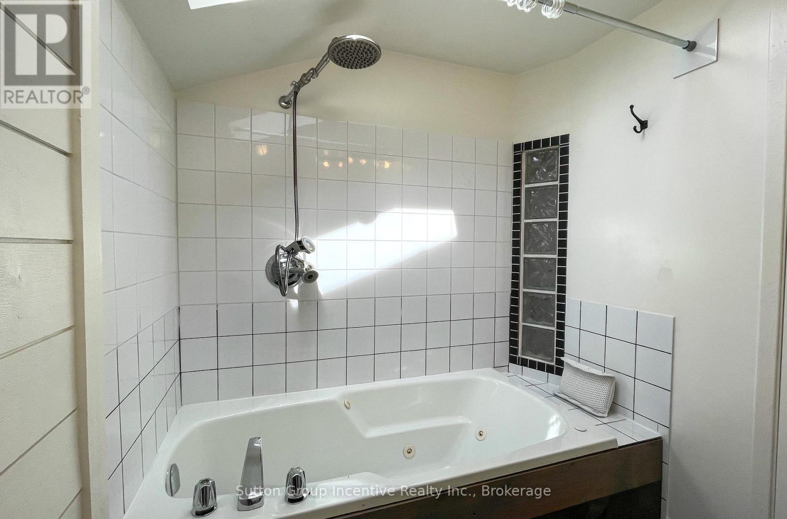 114 Tyrol Avenue, Blue Mountains, Ontario  N0H 2E0 - Photo 20 - X12165248