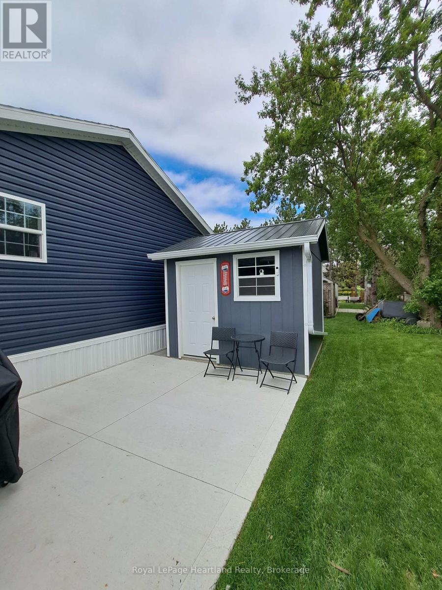 38 Bond Street, Strathroy-Caradoc, Ontario  N7G 0C5 - Photo 27 - X12165251