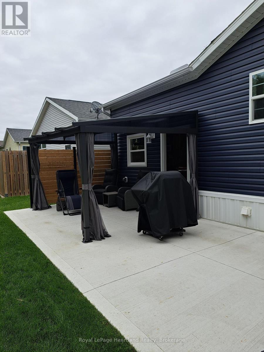 38 Bond Street, Strathroy-Caradoc, Ontario  N7G 0C5 - Photo 28 - X12165251